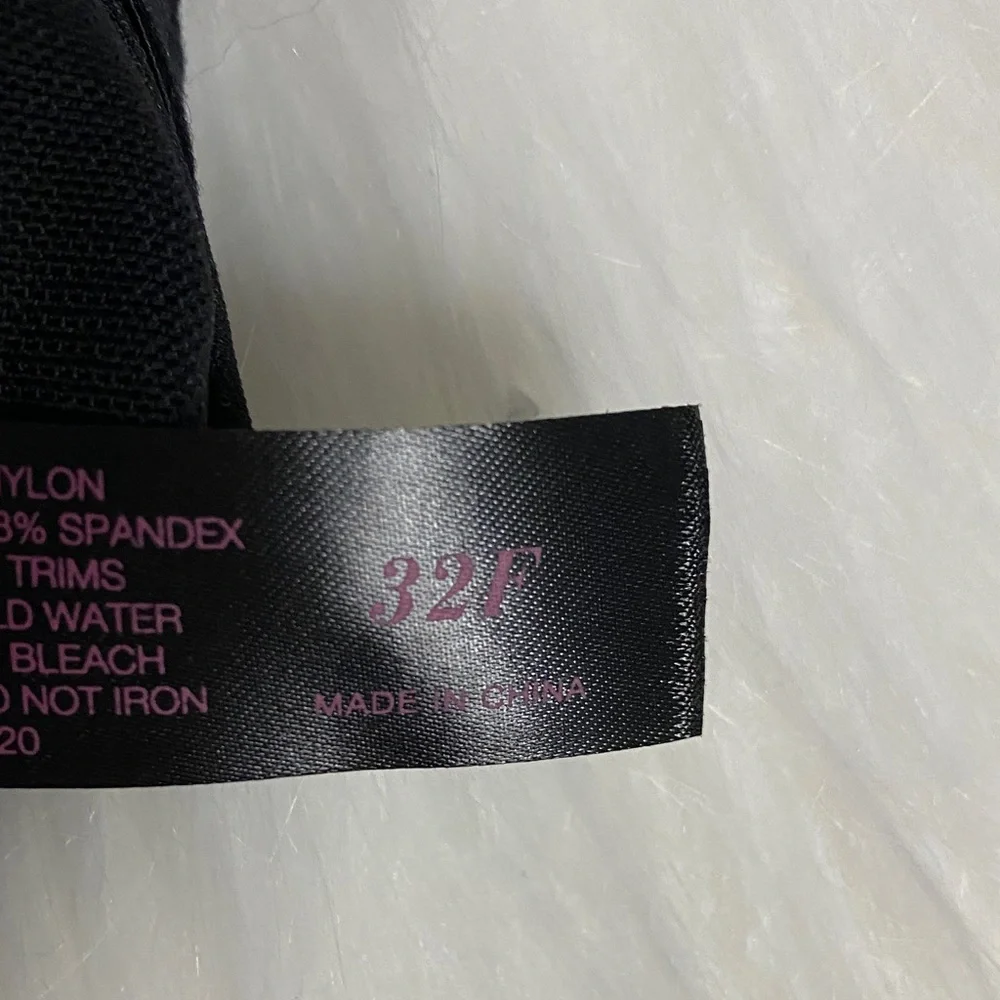 Frederick's of Hollywood lace underwire bra - Picture 9 of 11